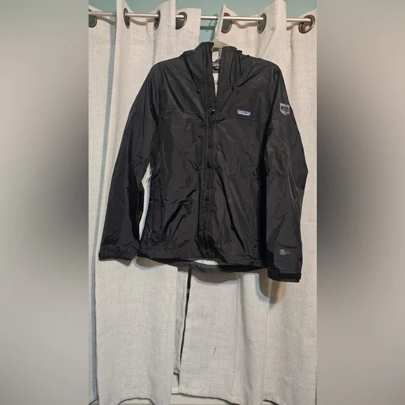 Patagonia Black Windbreaker Jacket Lightweight Weather-Resistant - Picture 1 of 6